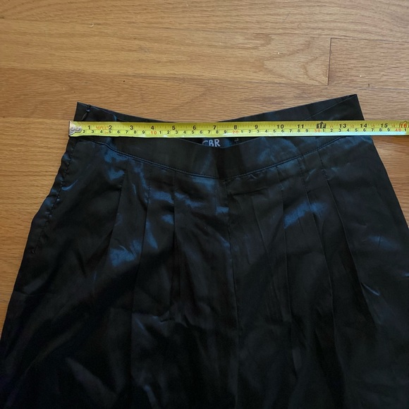 Wide leg satin pants. - Picture 7 of 14